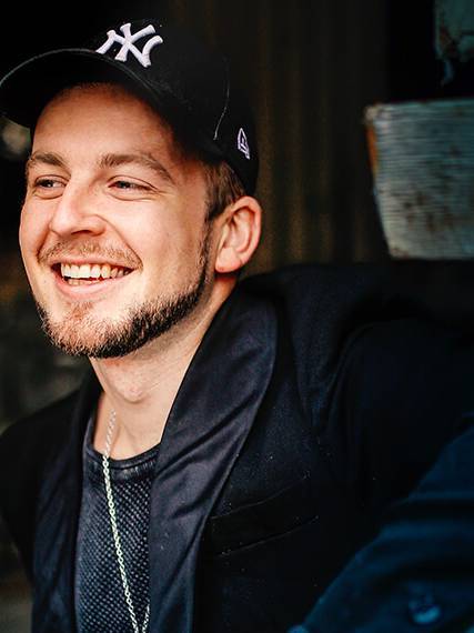 Porträt von DJ Olde.