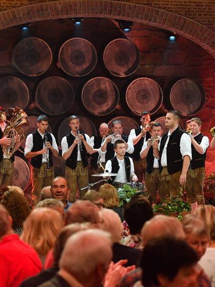 Die Band "Keine Stille Stunde" auf der Bühne.
