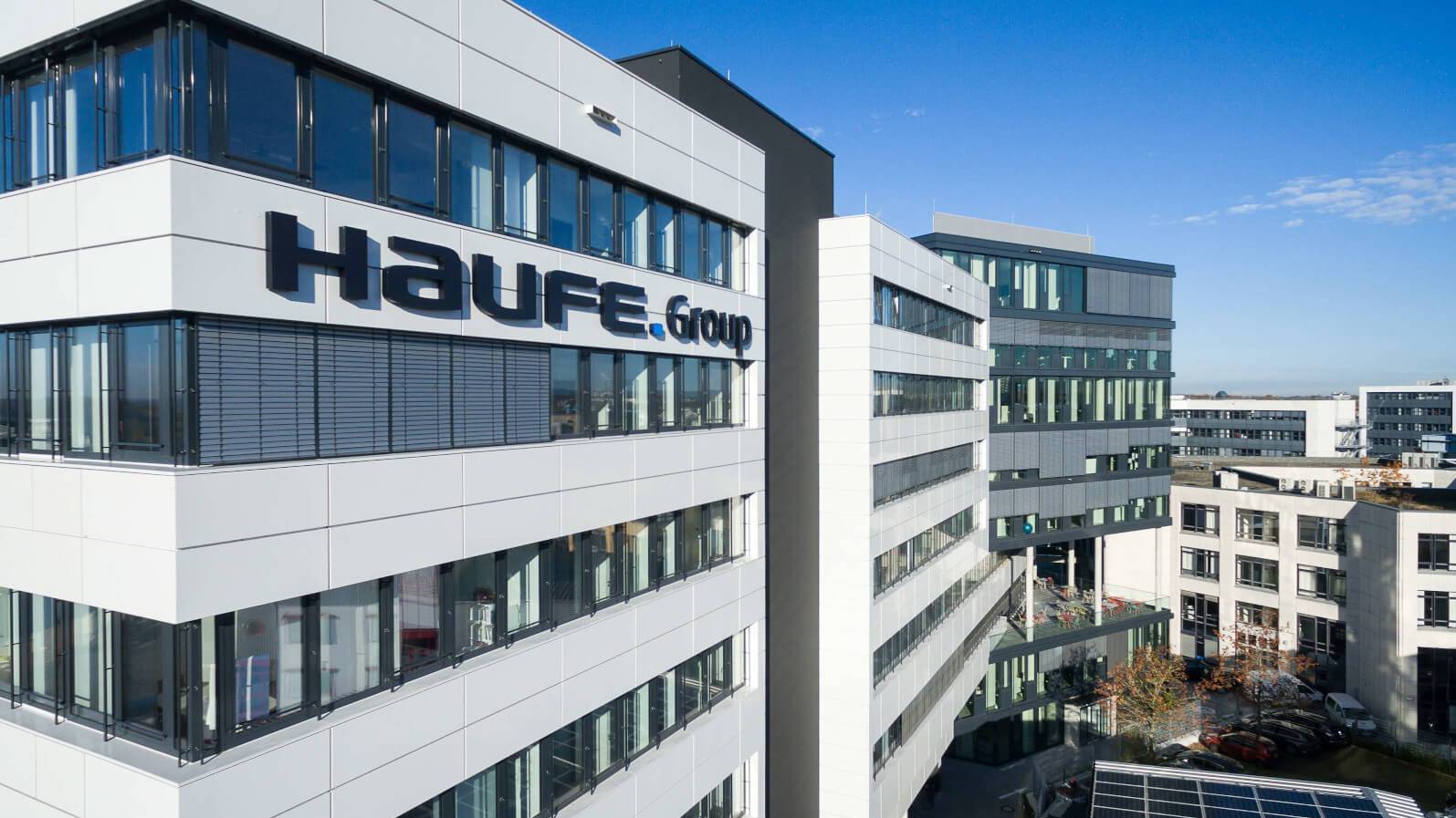 Blick über den Hauptsitz der Haufe Group in Freiburg 