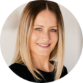 Porträt Svenja: Porträt von Svenja Bock, Ansprechpartnerin bei der Lexware Akademie