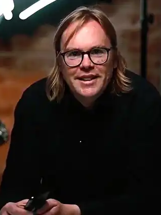 Porträt von Nils Hasenau.